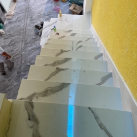 Cầu Thang Trắng sứ Vân 285 Nguyễn Văn Đậu