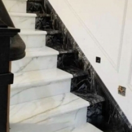 Đá trắng sứ cầu thang