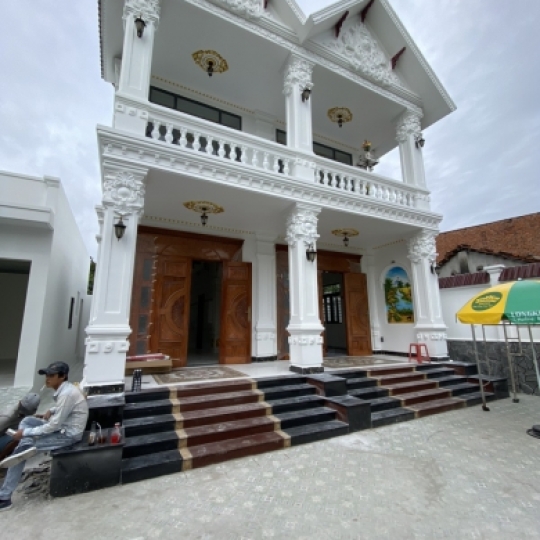 Tam Cấp Đỏ Đen