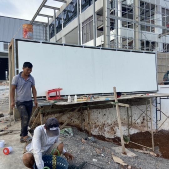 Thi Công Bảng Hiệu Đá Trắng Sứ